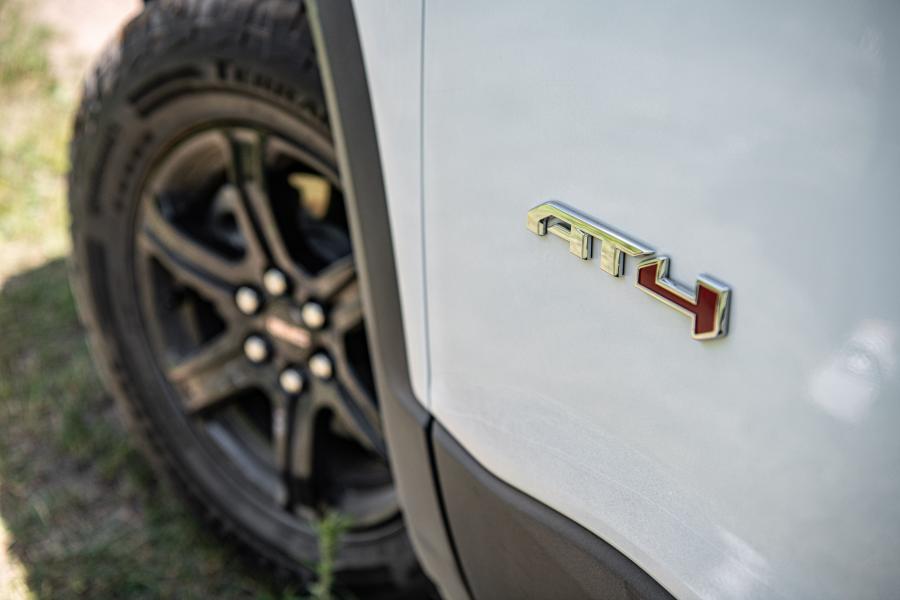 Логотип GMC Acadia AT4 2019 года  (фото 6 из 18)